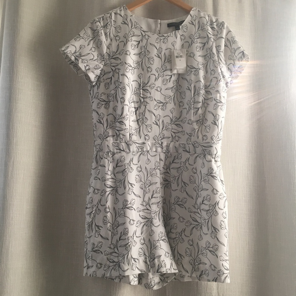 Unworn Adorable Banana Republic Romper